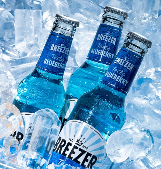 制冰機(jī)主要通過(guò)制冷劑在系統(tǒng)中的循環(huán)來(lái)產(chǎn)生冰